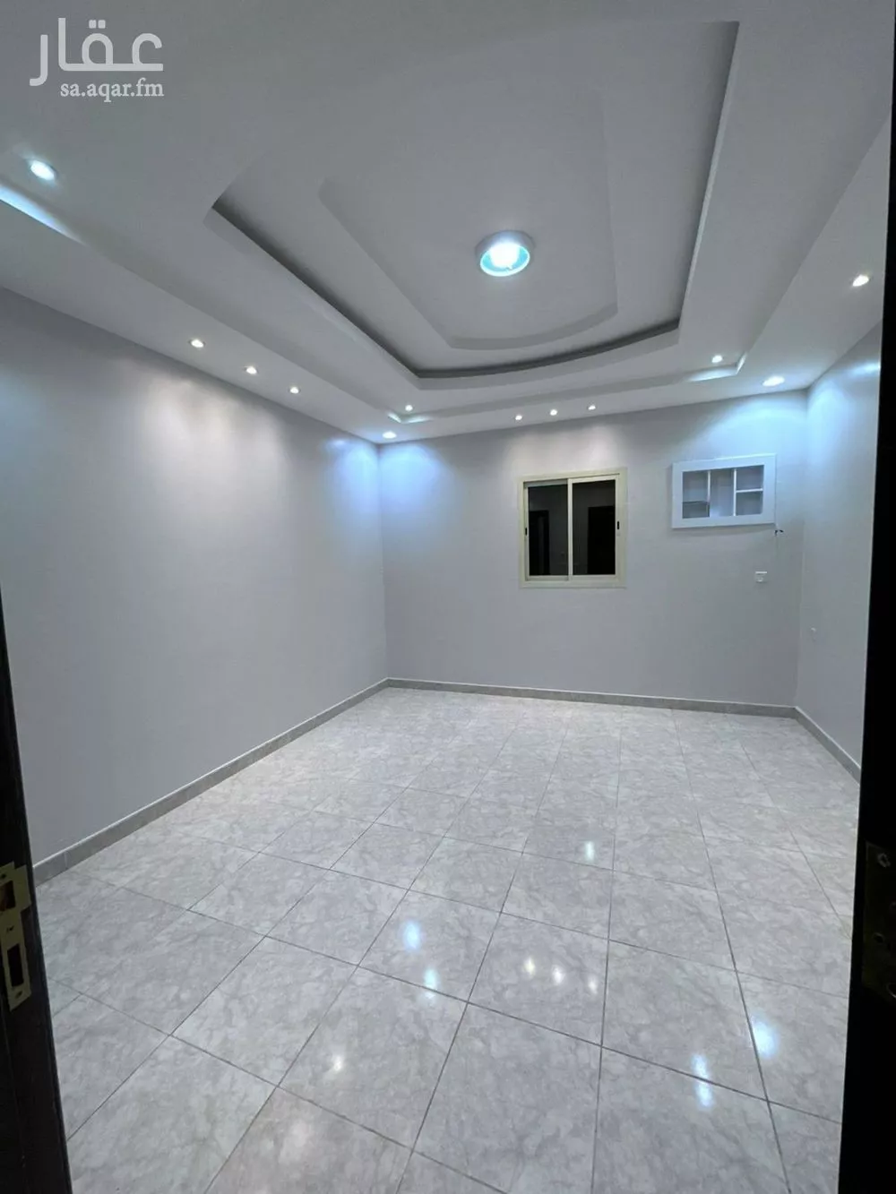 4 bedroom floor in Dhahrat Laban 2