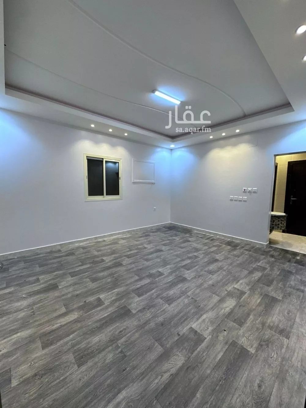 4 bedroom floor in Dhahrat Laban 3