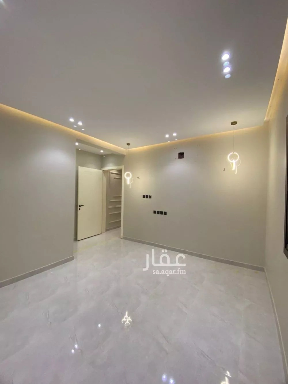 3 bedroom floor in Dhahrat Laban 4