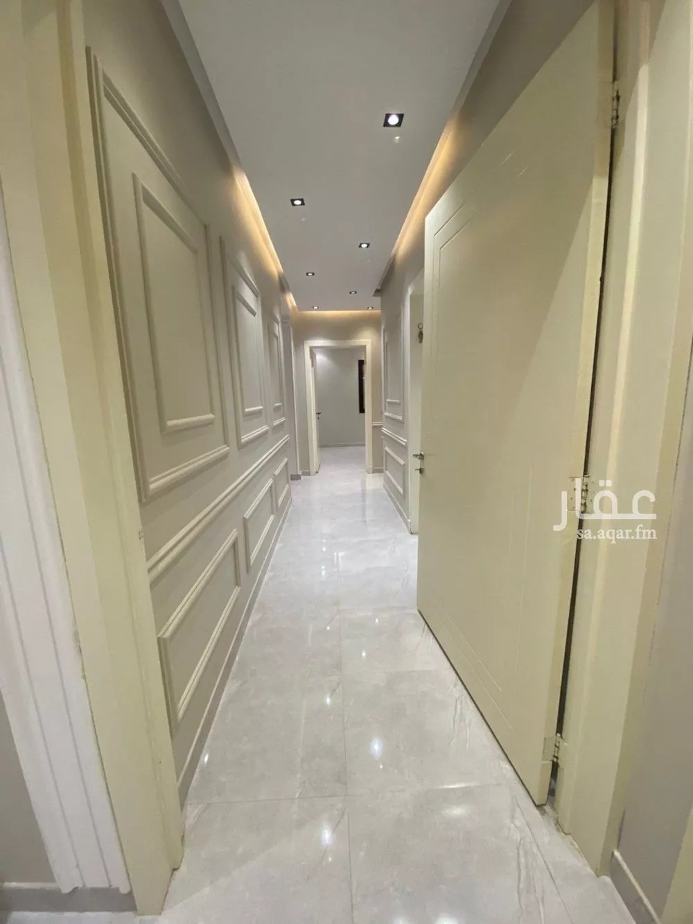 3 bedroom floor in Dhahrat Laban 5