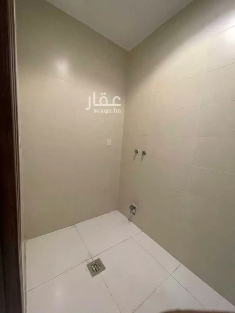 شقة 5 غرف في الواحة 4