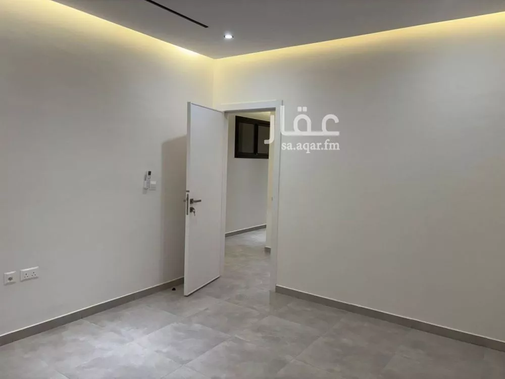 فيلا 4 غرف في العارض 4