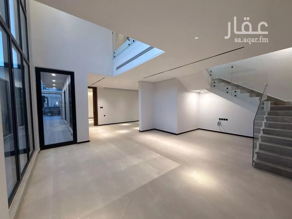 فيلا 6 غرف في العارض 3