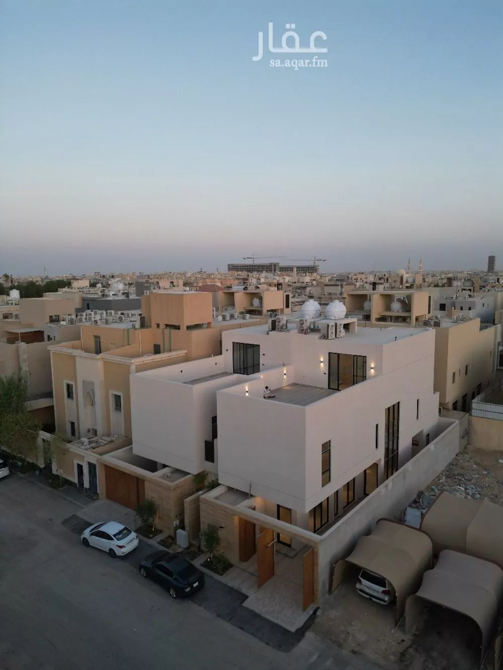 فيلا 6 غرف في العارض 1