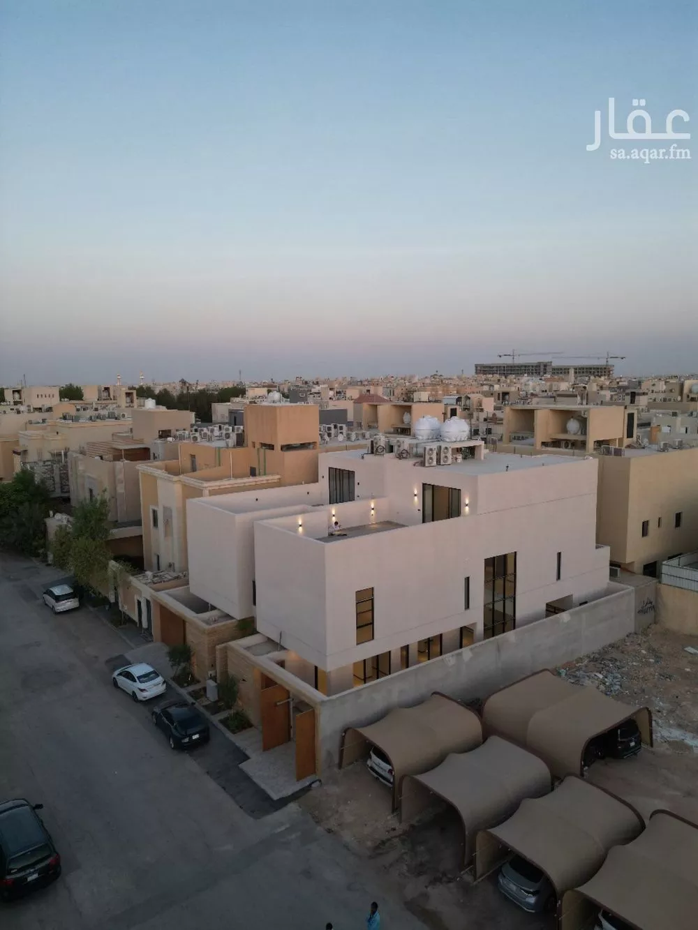 فيلا 6 غرف في العارض 2