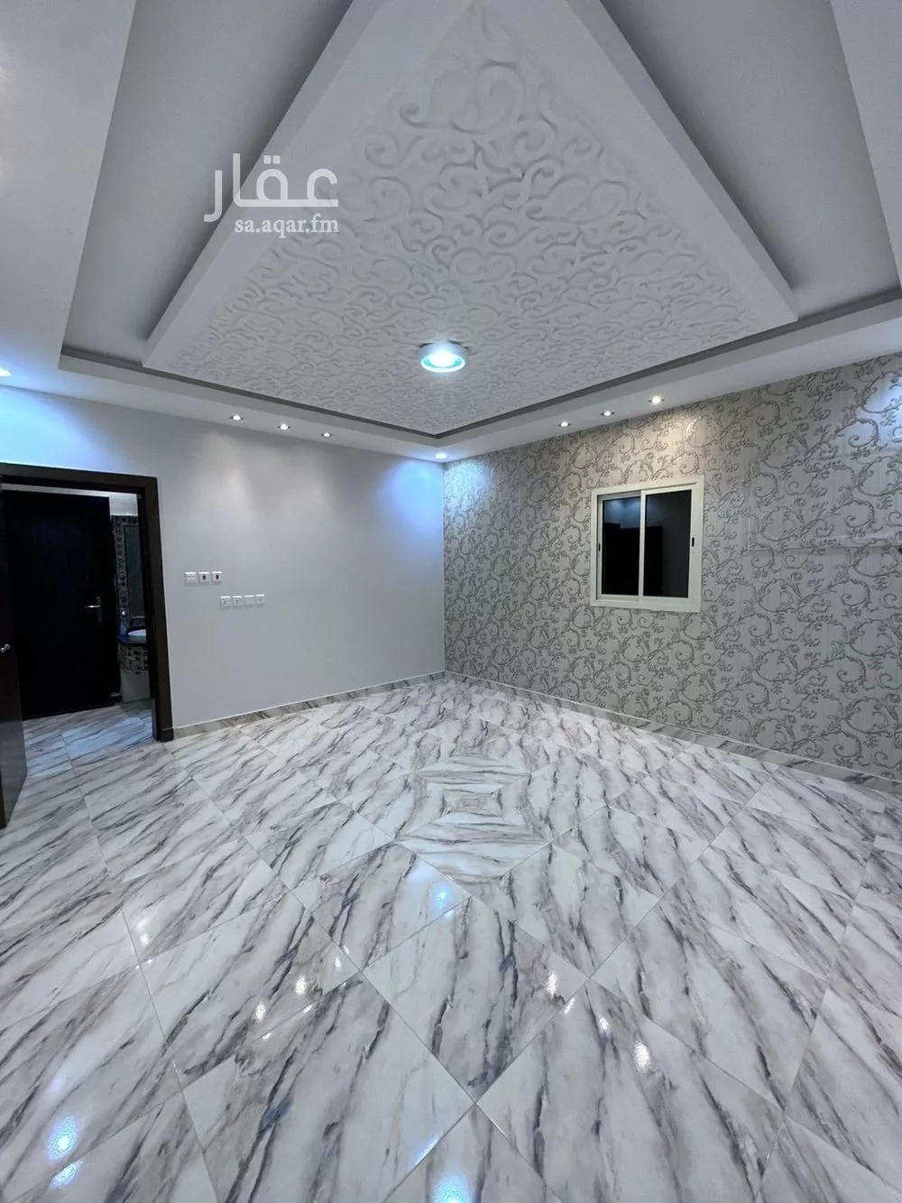 3 bedroom floor in Dhahrat Laban 1