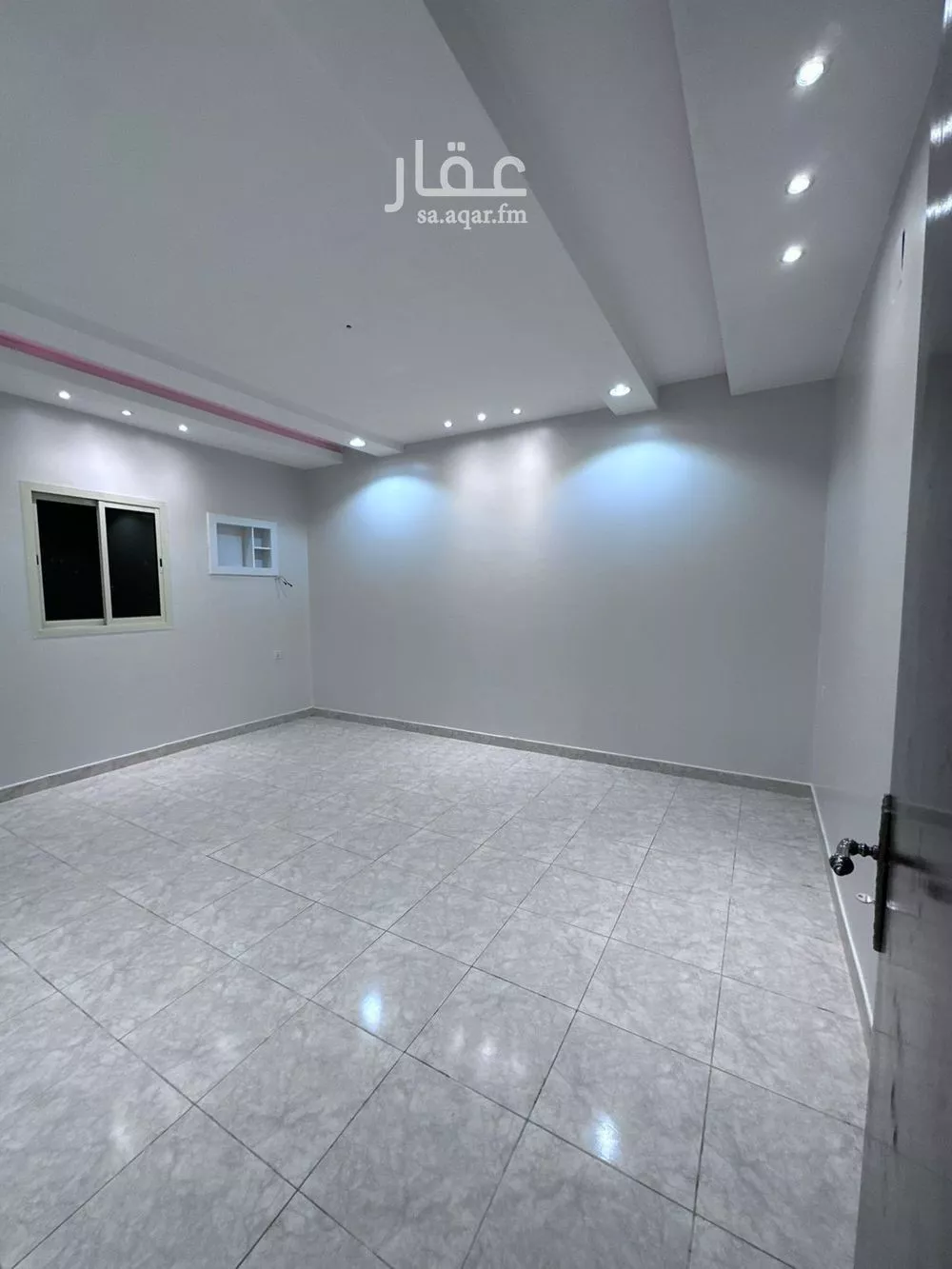 3 bedroom floor in Dhahrat Laban 4