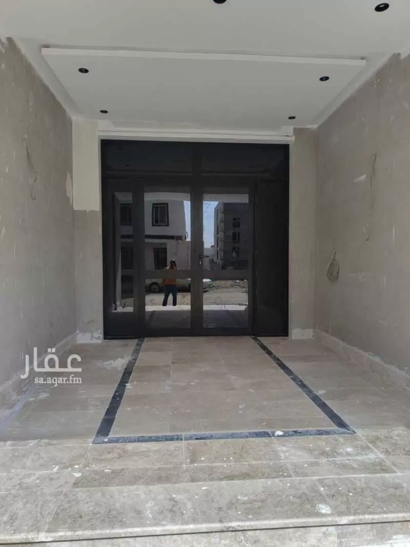 شقة 5 غرف في الملك فهد 4