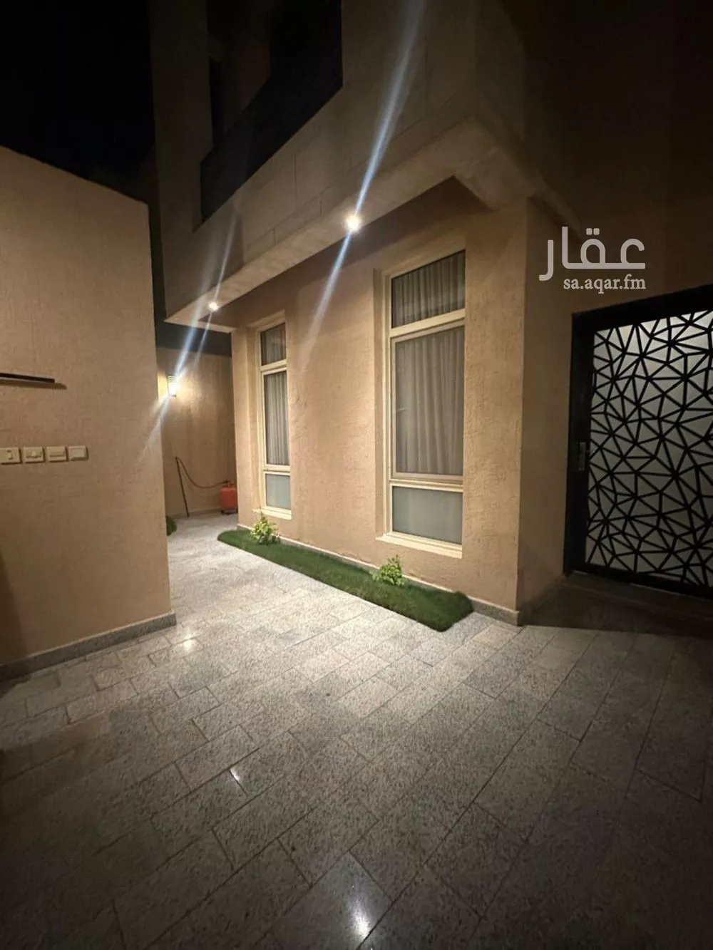 فيلا 5 غرف في العارض 2