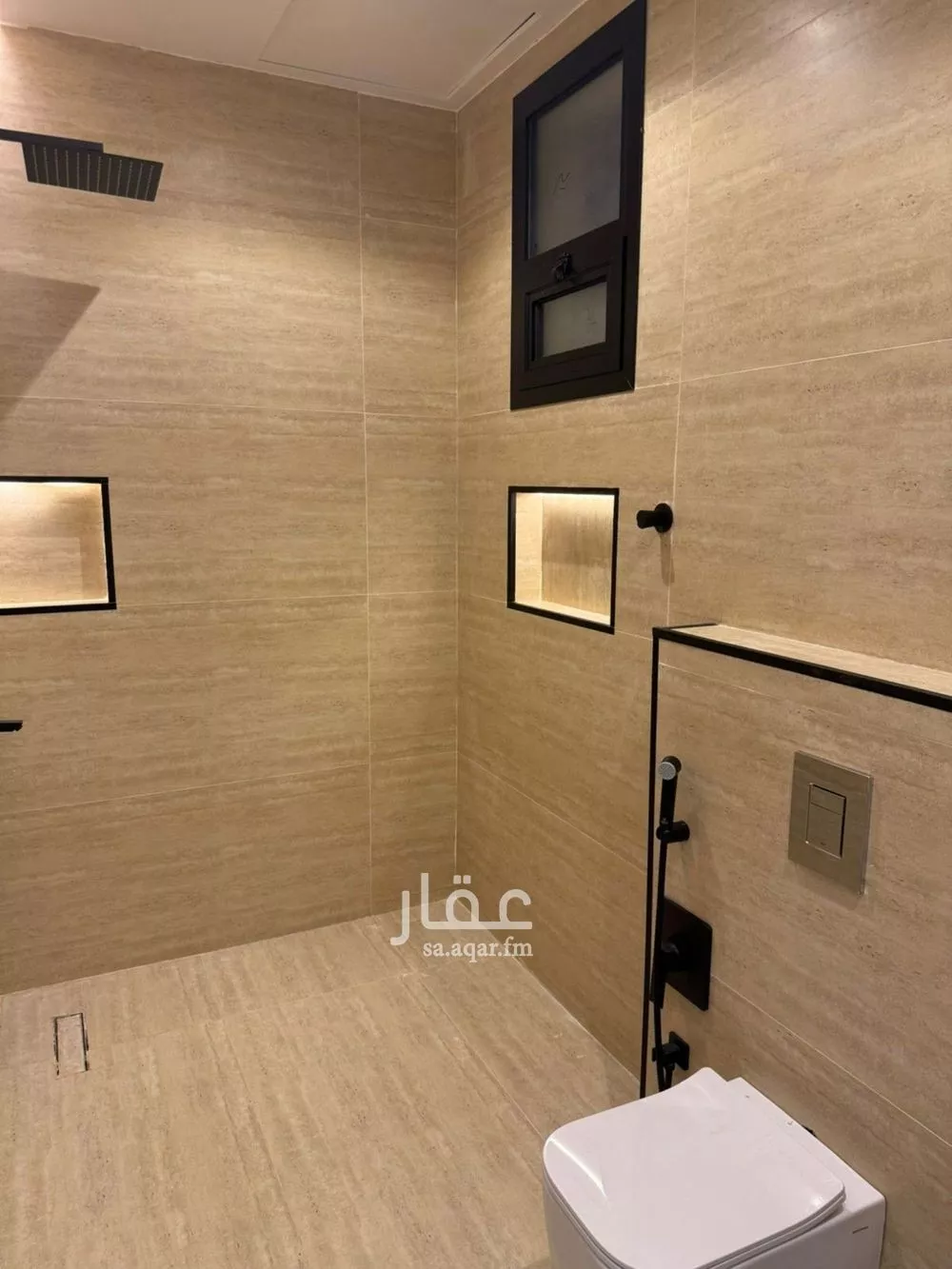 فيلا 5 غرف في الخليج 3