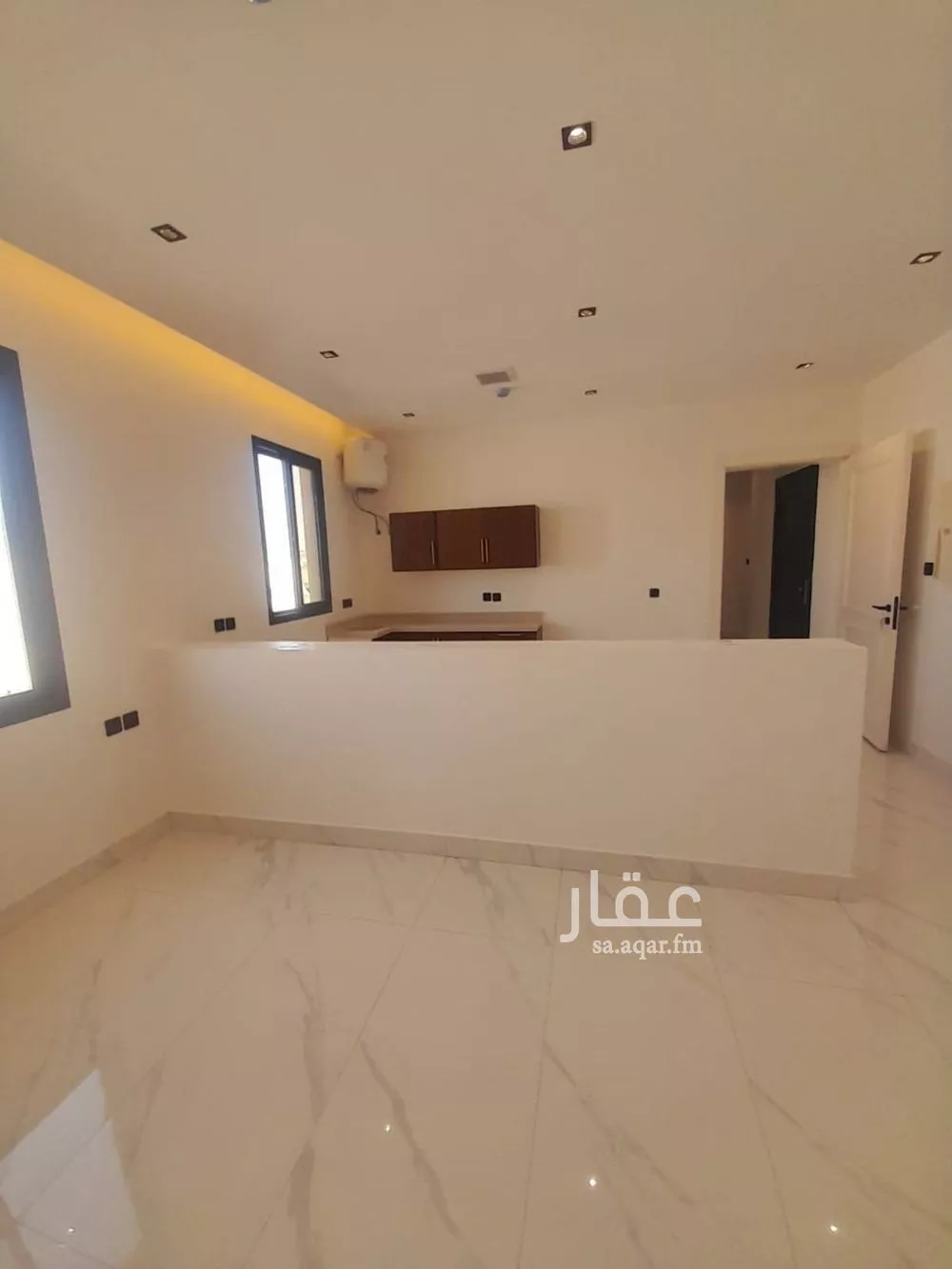 شقة 3 غرف في العقيق 3