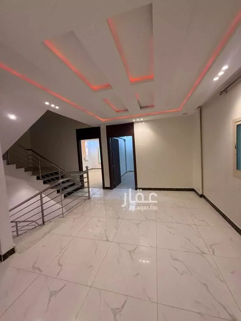 فيلا 5 غرف في عكاظ 4