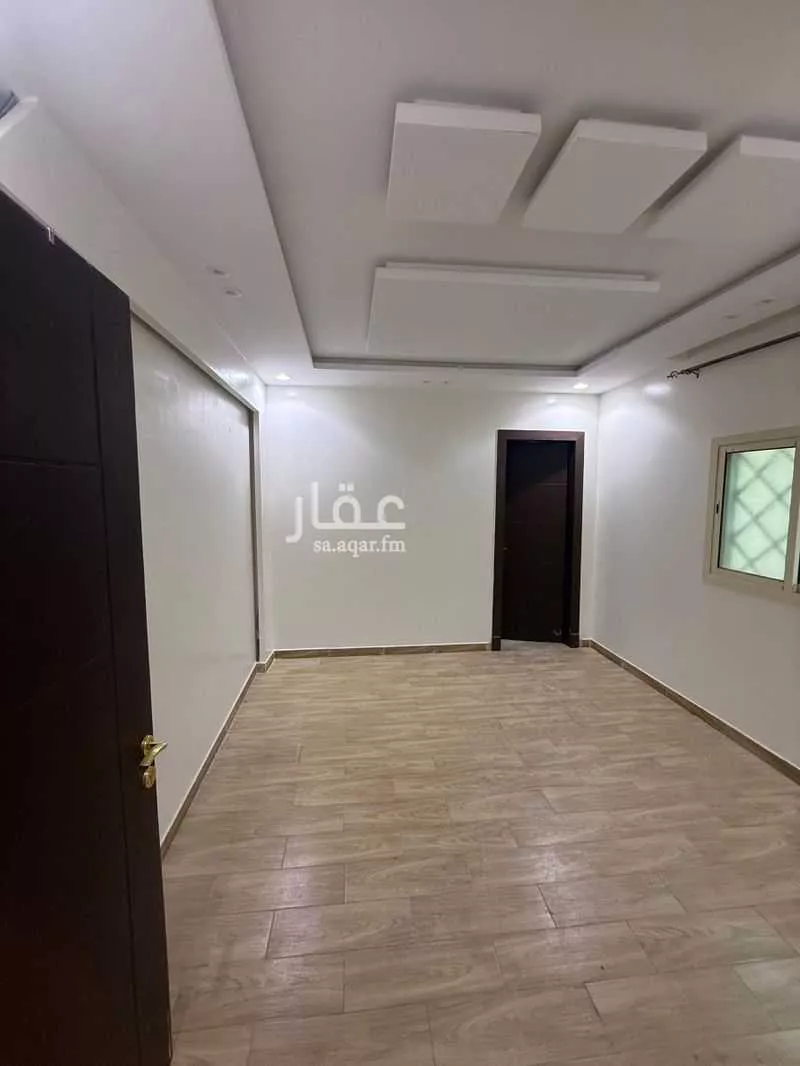 فيلا 5 غرف في عكاظ 5