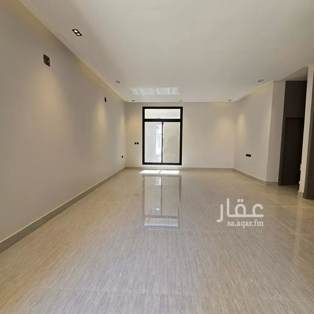5 bedroom villa in Al Qairawan, Riyadh 11