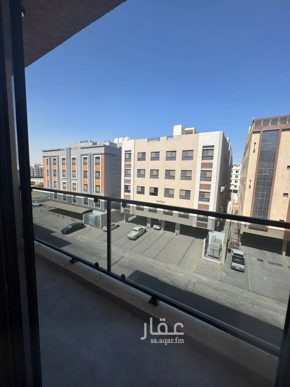 شقة 3 غرف في الحمرا 2