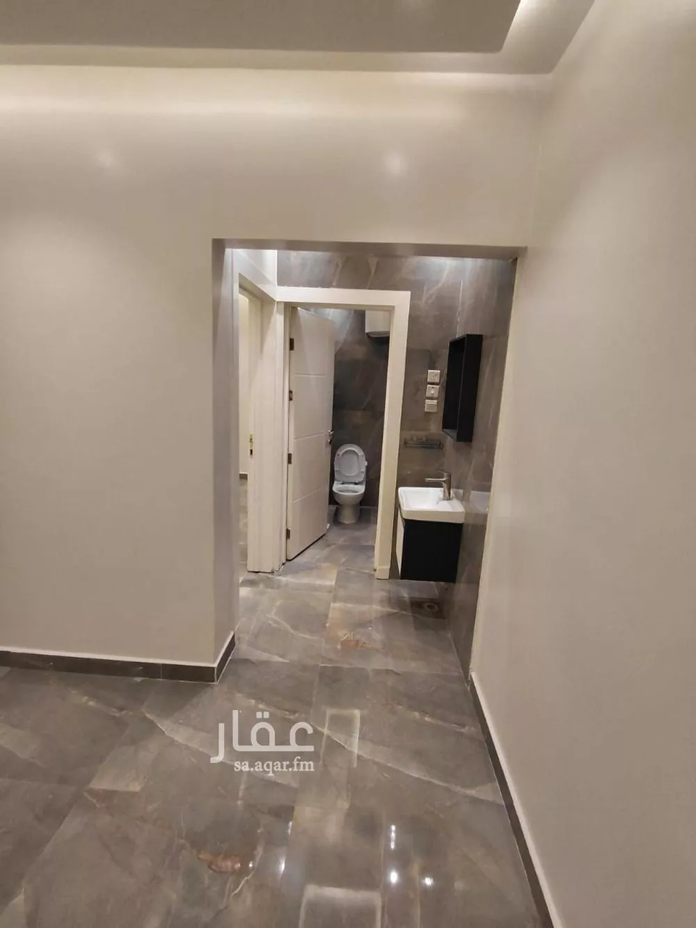 شقة 1 غرف في العقيق 5