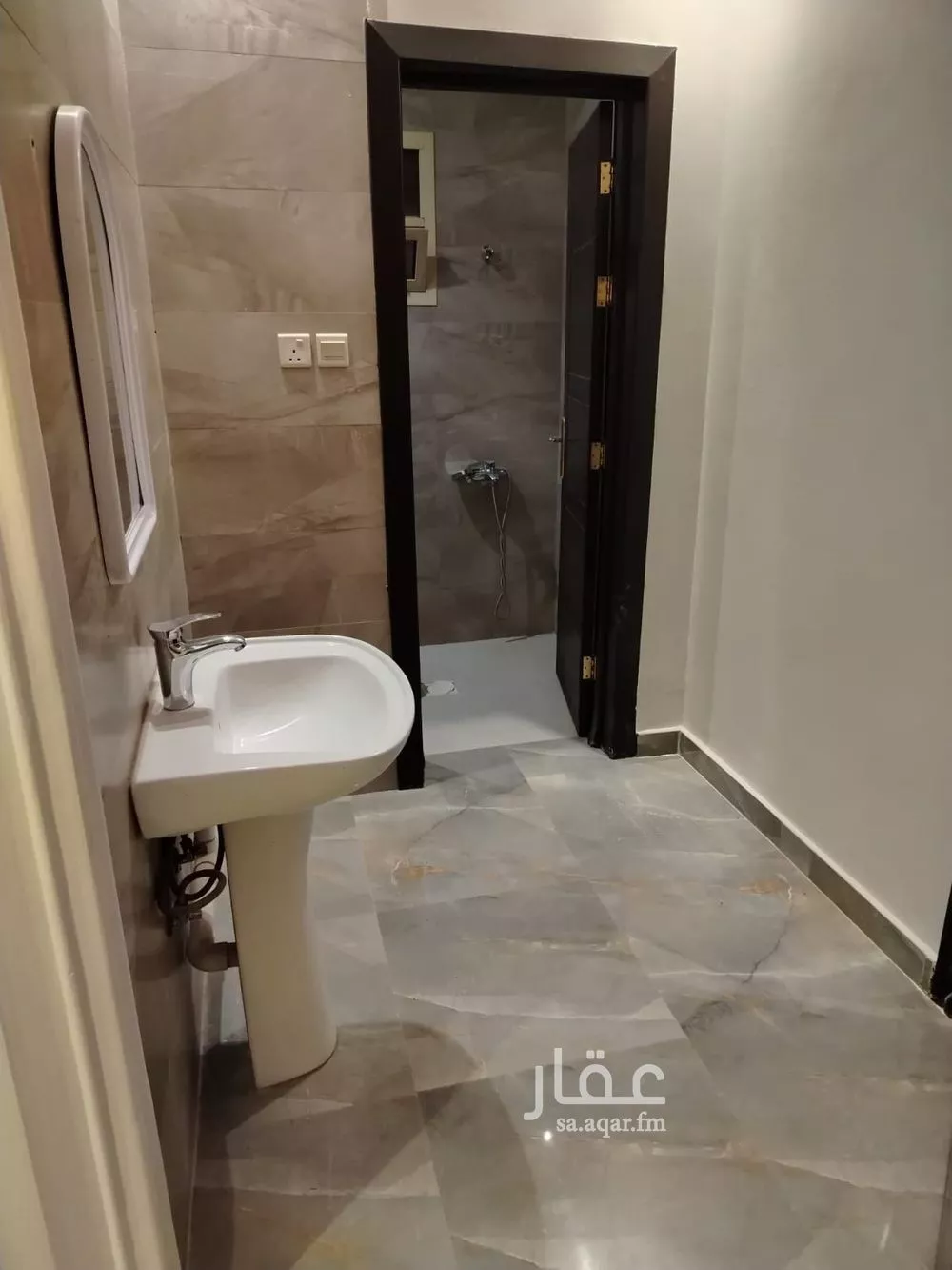 شقة 1 غرف في الملقا 2