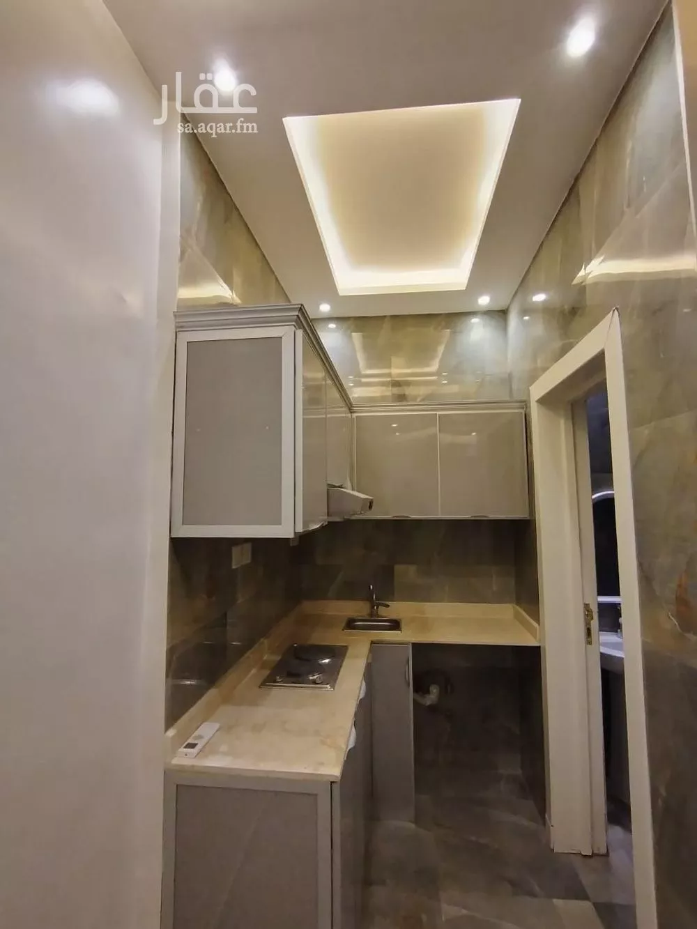 شقة 1 غرف في الملقا 4