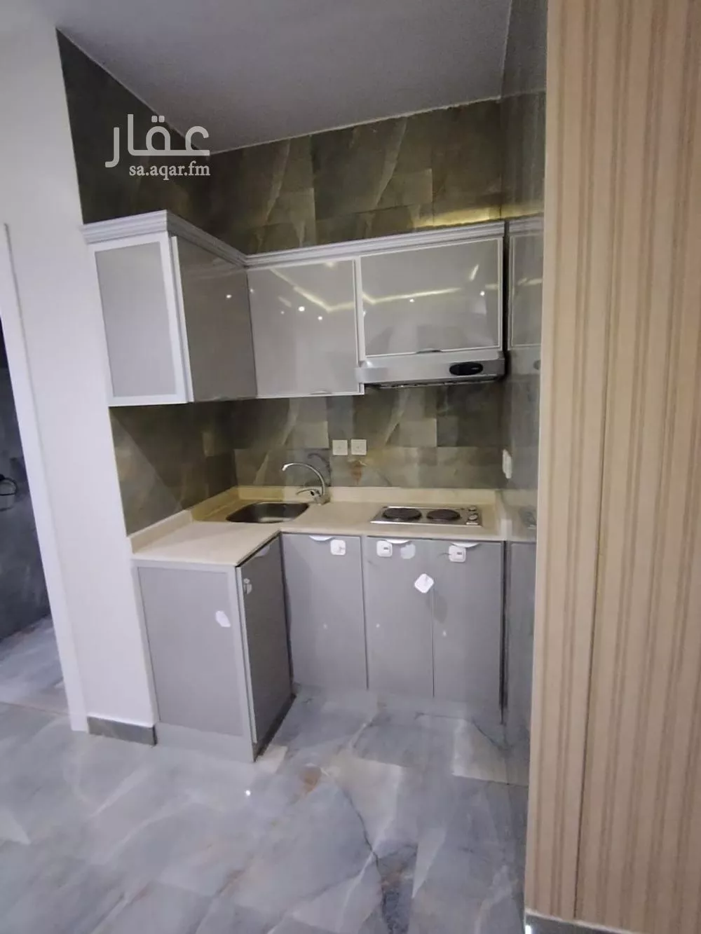 شقة 1 غرف في الملقا 5