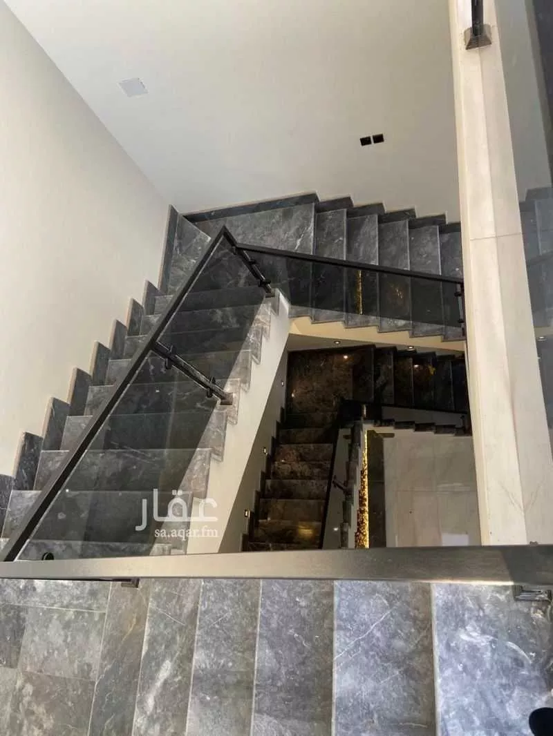 8 bedroom villa in Al Quraynah 4