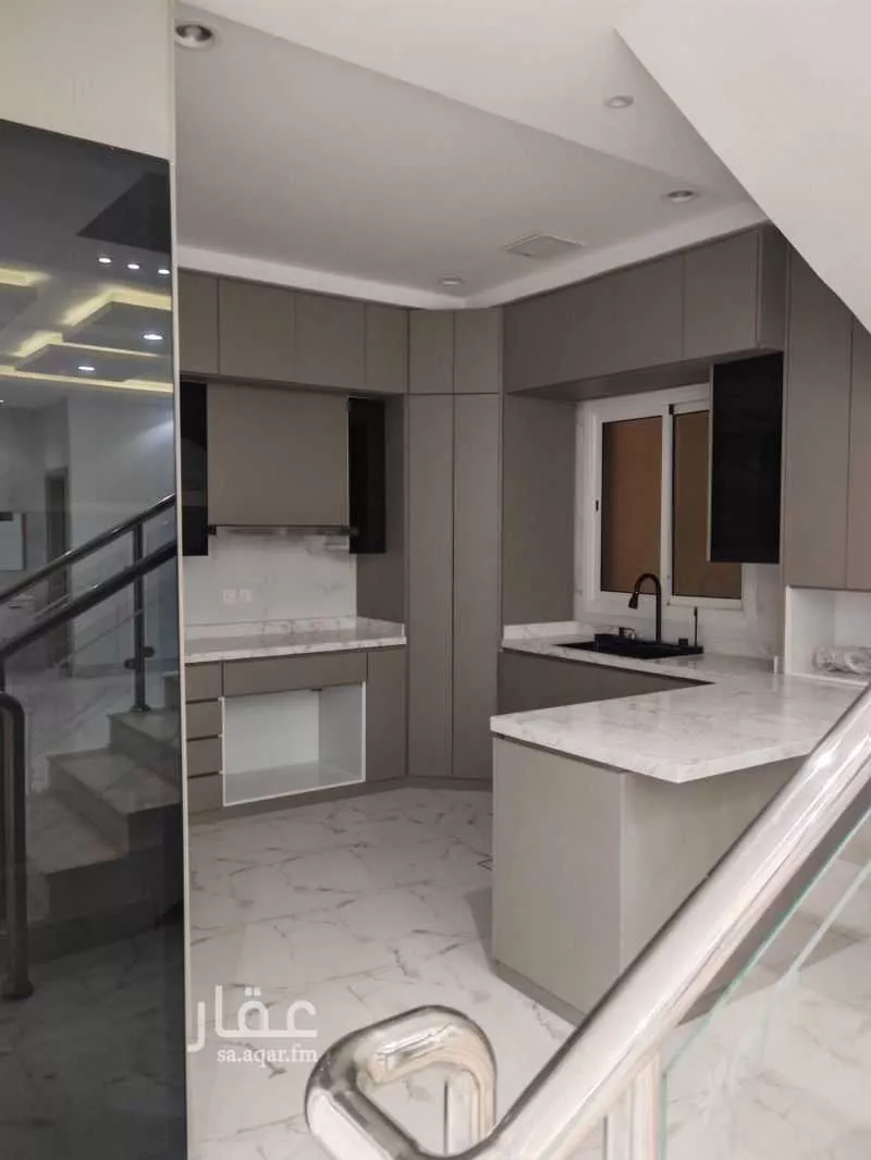 فيلا 3 غرف في العارض 4