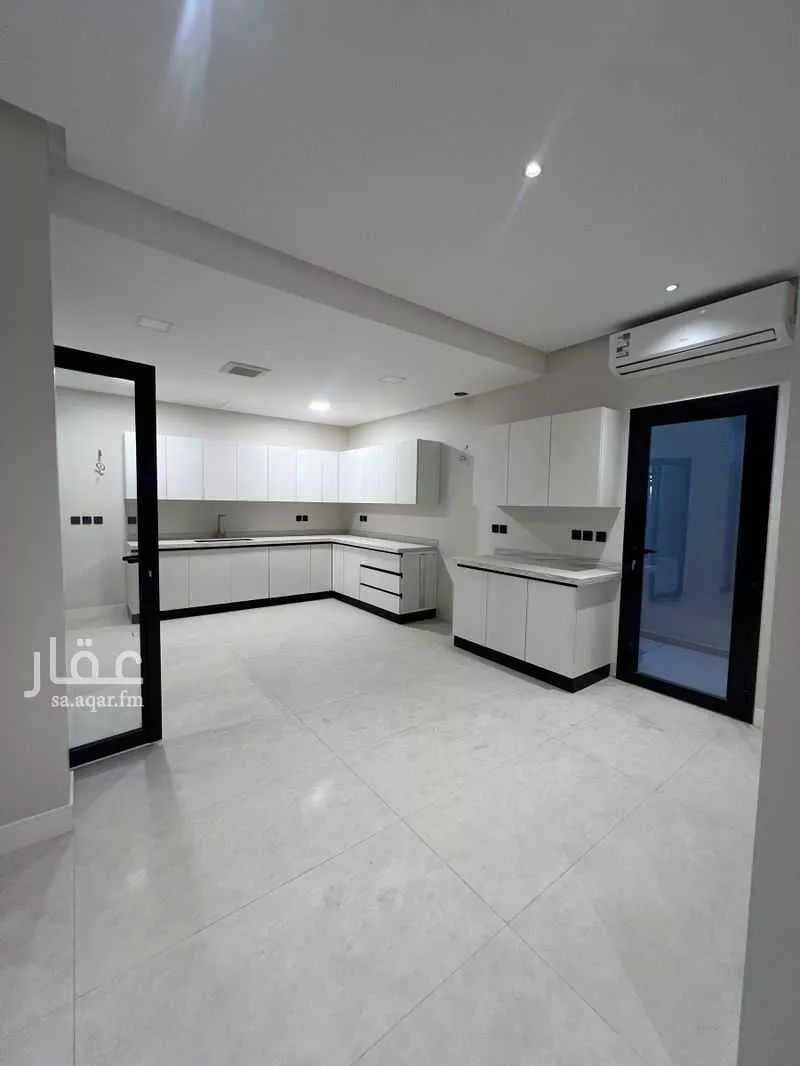 5 bedroom villa in Al Aridh 4