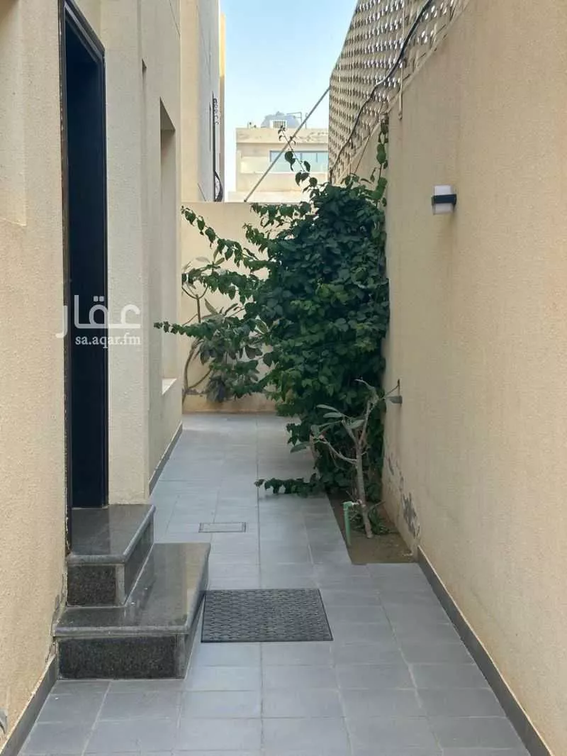 5 bedroom villa in Al Aridh 2