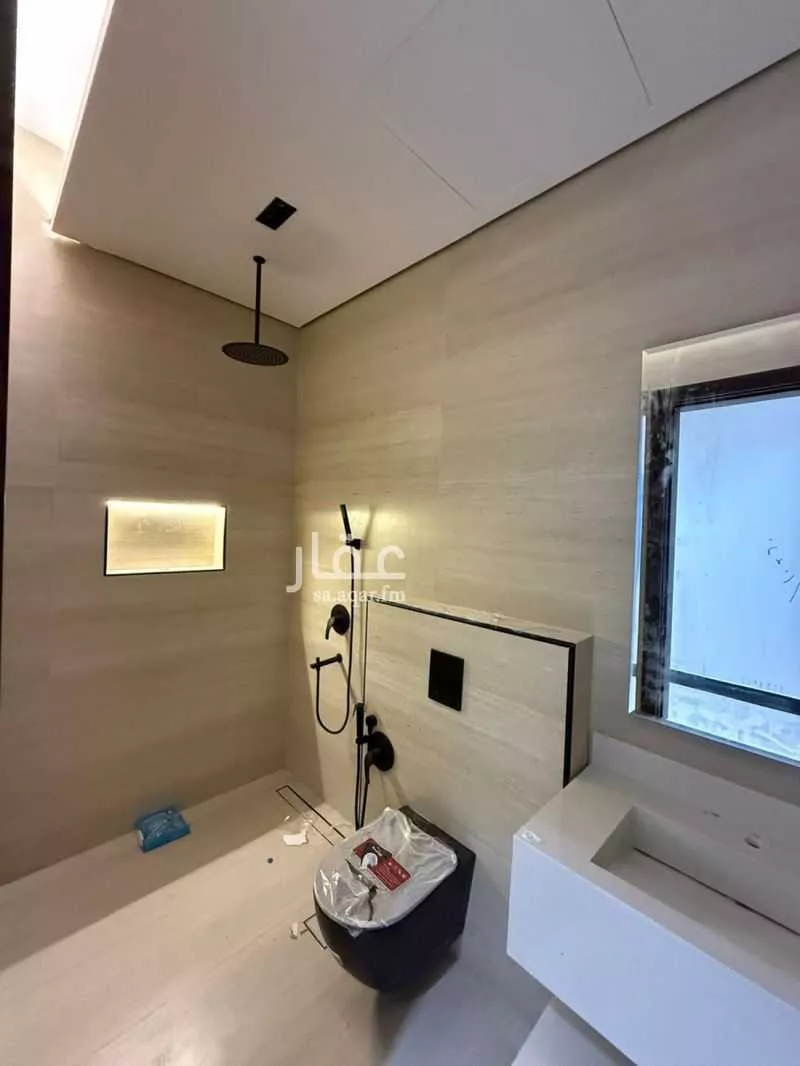 فيلا 5 غرف في العارض 3