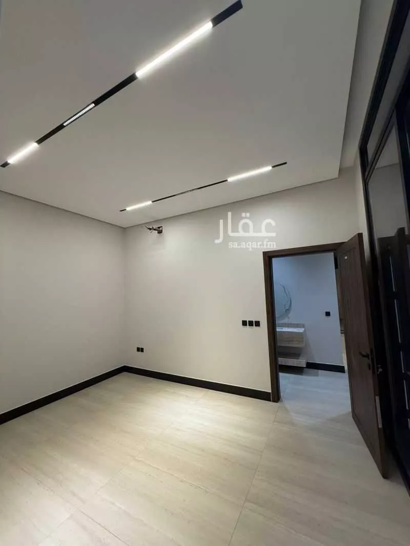 فيلا 5 غرف في العارض 4