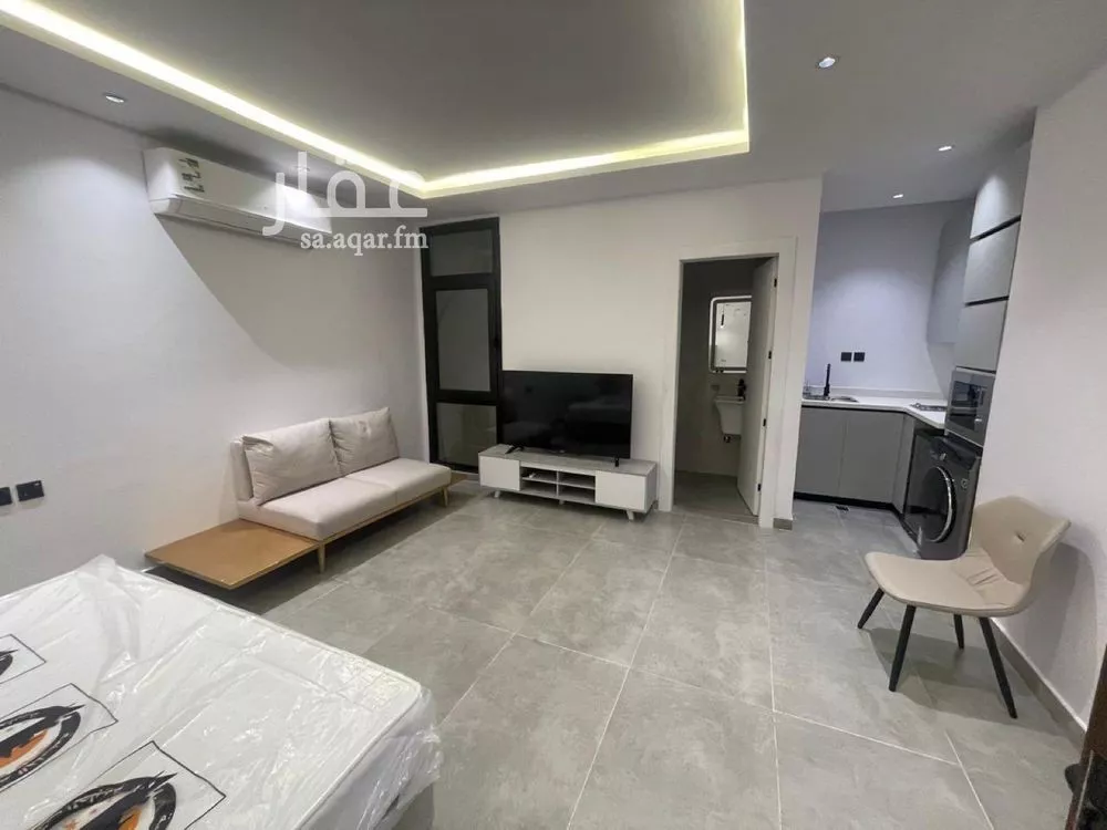 شقة 1 غرف في الملقا 5