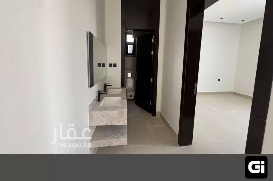 فيلا 4 غرف في العارض 5