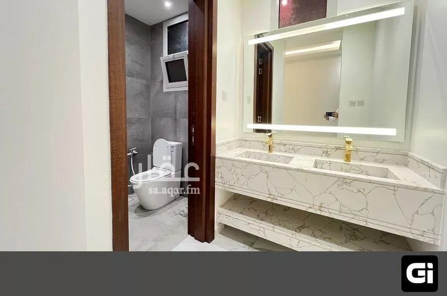 فيلا 5 غرف في العارض 2