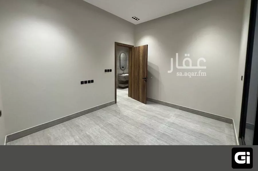 فيلا 6 غرف في العارض 4