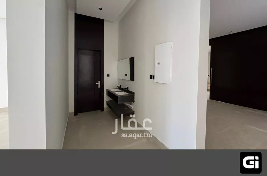 فيلا 4 غرف في العارض 3