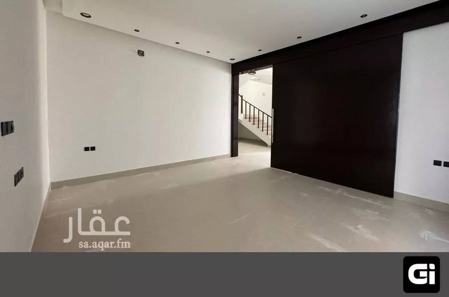 فيلا 4 غرف في العارض 4