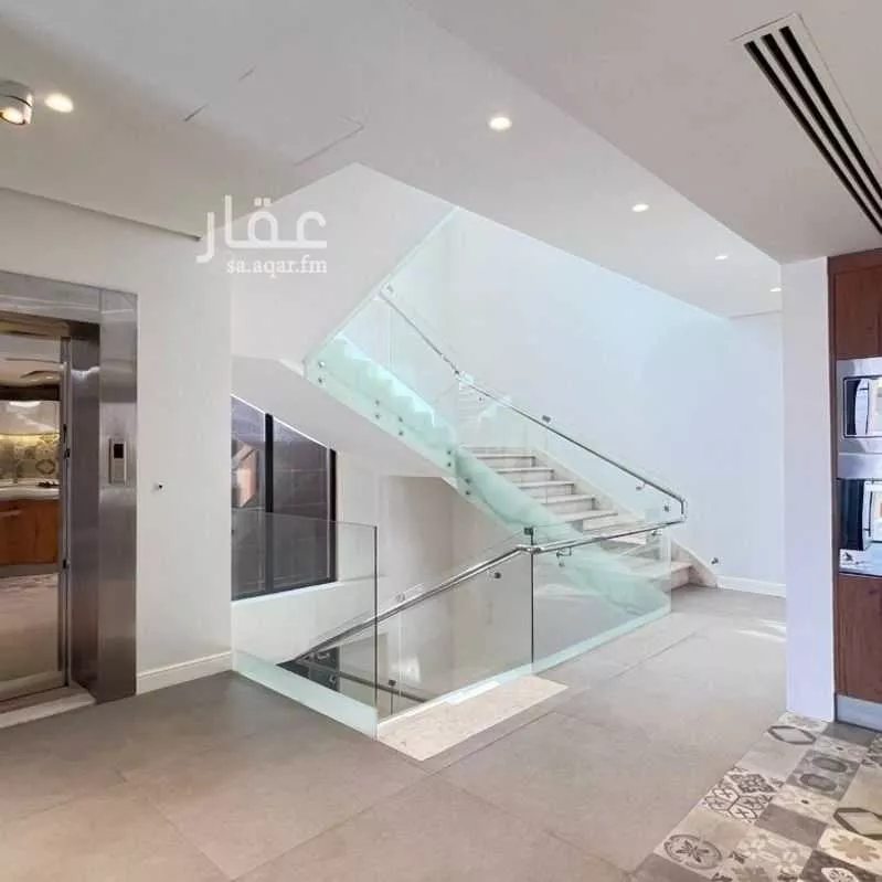 فيلا 7 غرف في العارض 4