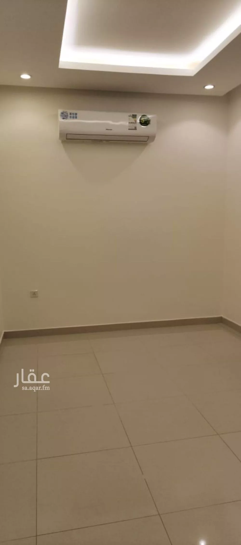 فيلا 4 غرف في العارض 3