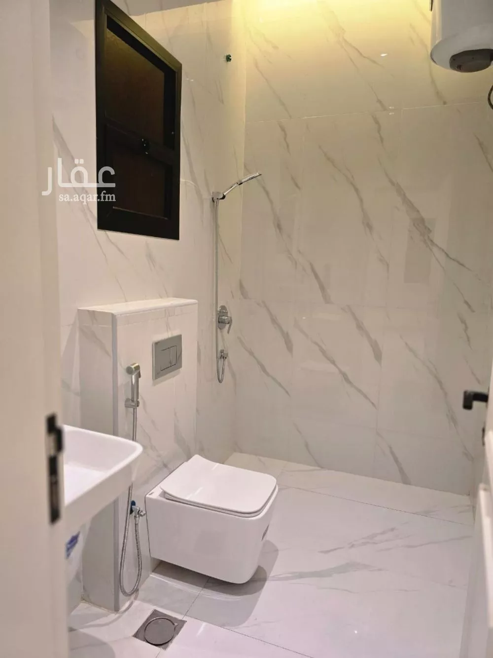 شقة 3 غرف في العقيق 4