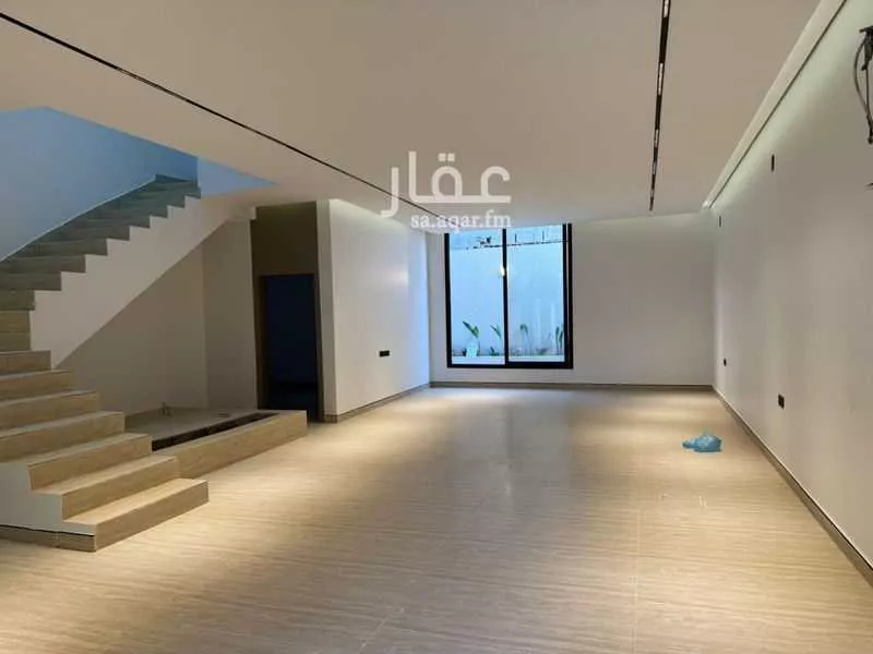 فيلا 5 غرف في الشرق 5