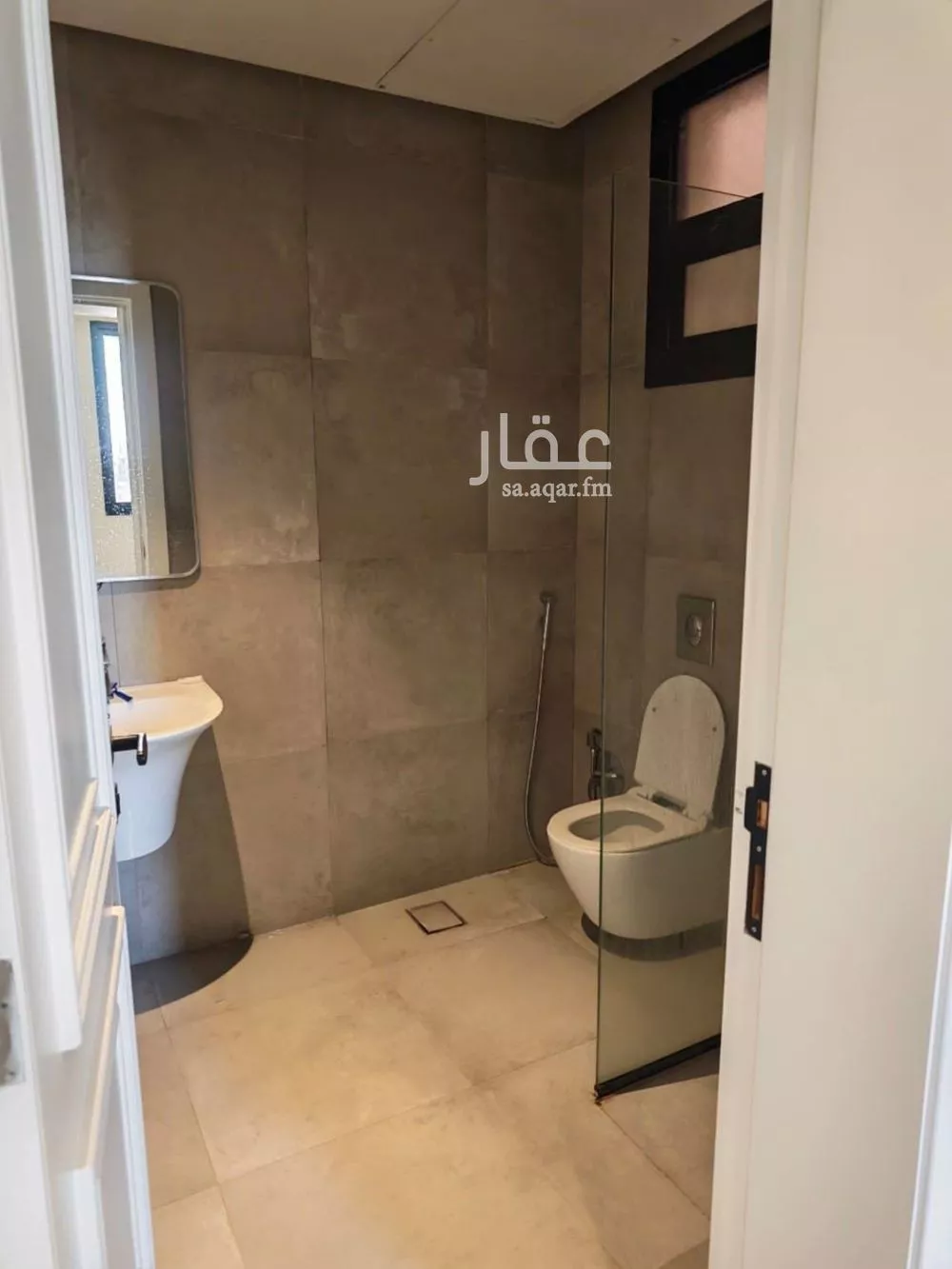 3 bedroom apartment in Al Munsiyah 4