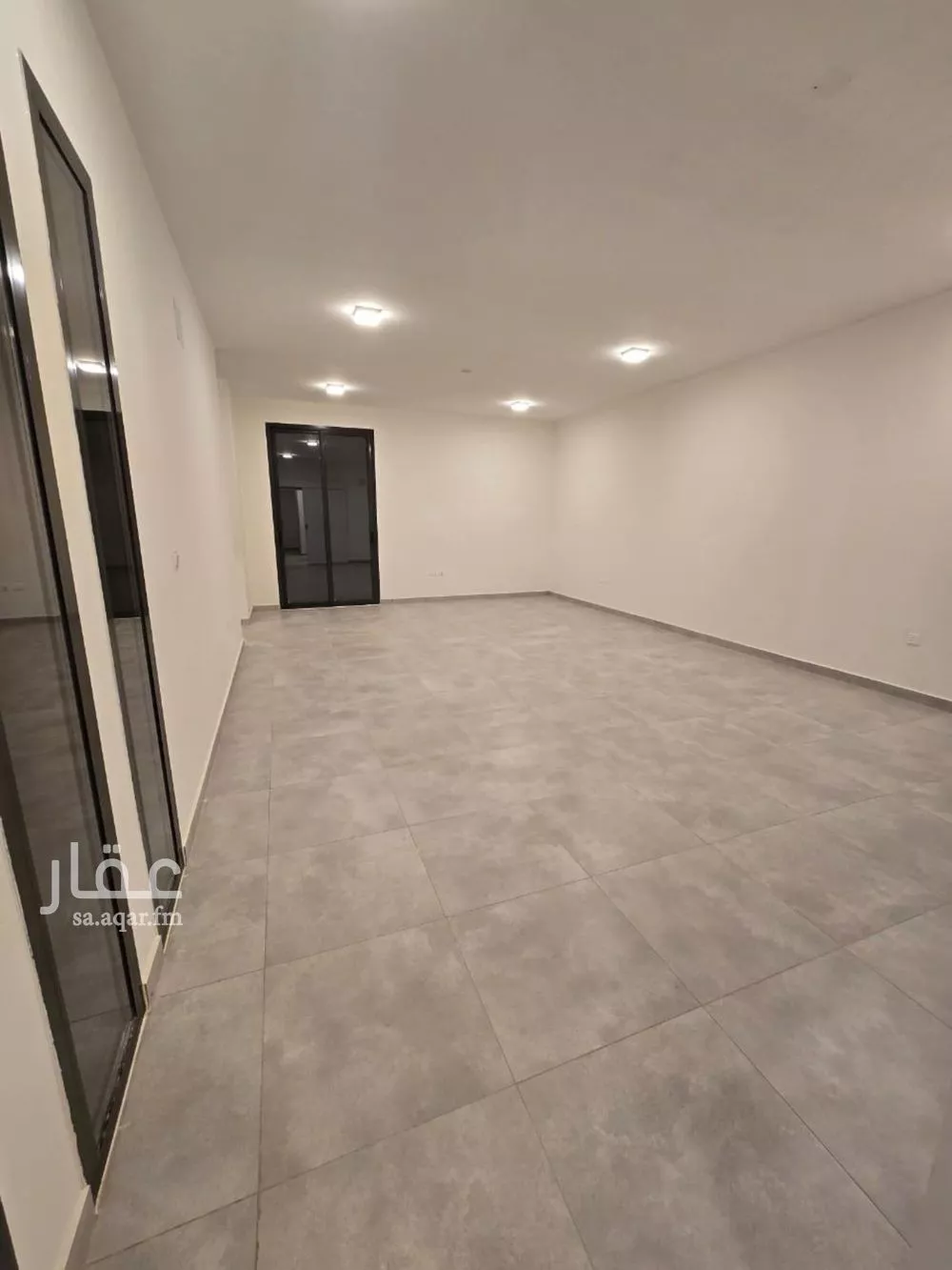 فيلا 6 غرف في النرجس 4