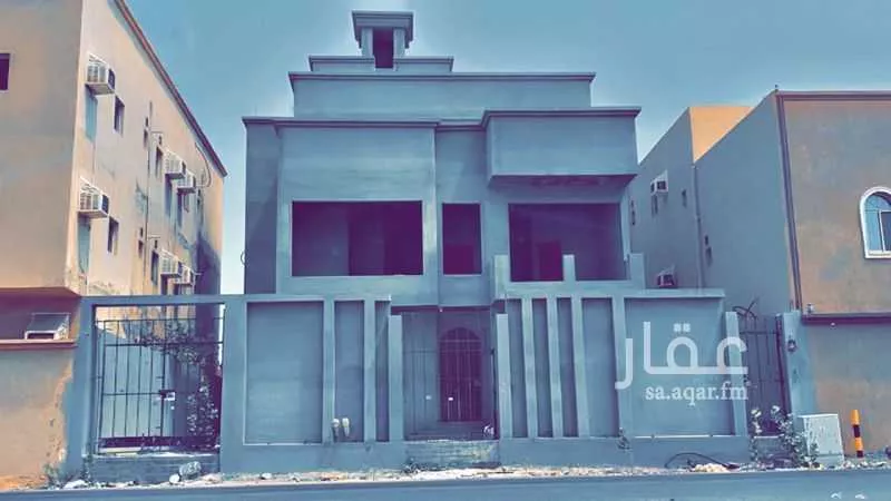 فيلا 7 غرف في القرينة 2