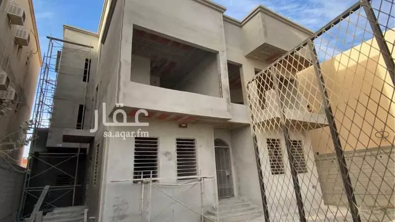 فيلا 7 غرف في القرينة 5