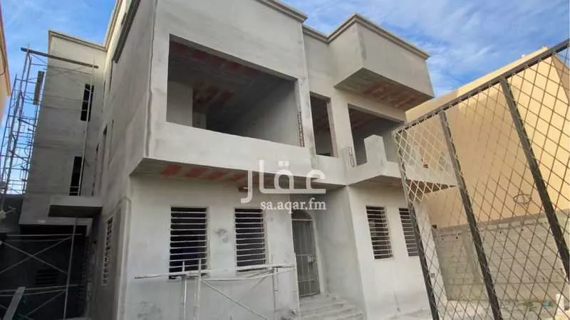 فيلا 7 غرف في القرينة 4