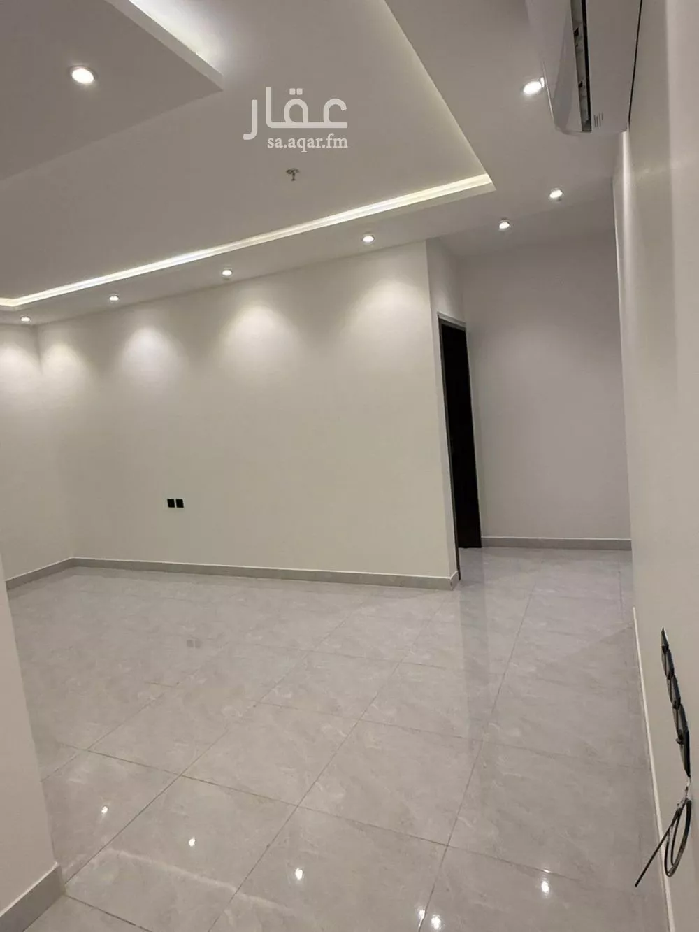 شقة 4 غرف في الرمال 5