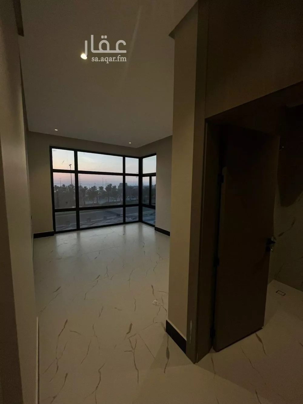 شقة 5 غرف في الشاطئ الغربي 2