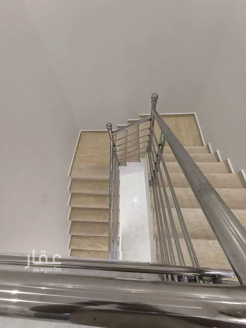 فيلا 5 غرف في بدر 4