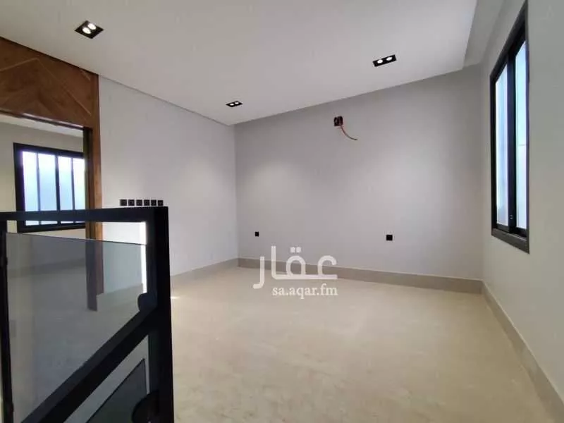 فيلا 5 غرف في عكاظ 5