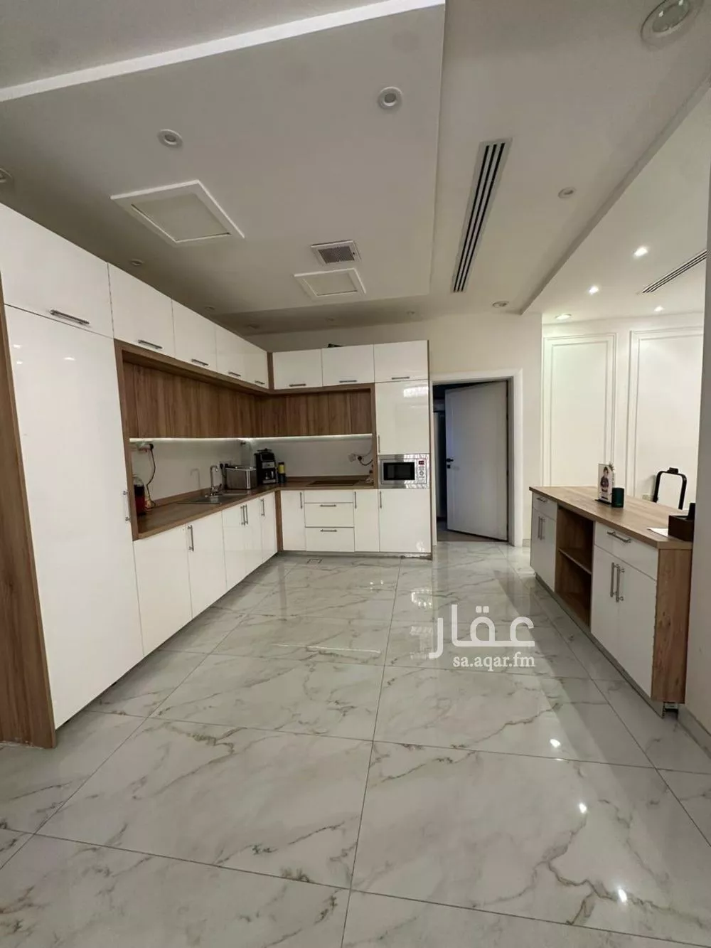 فيلا 6 غرف في العارض 1