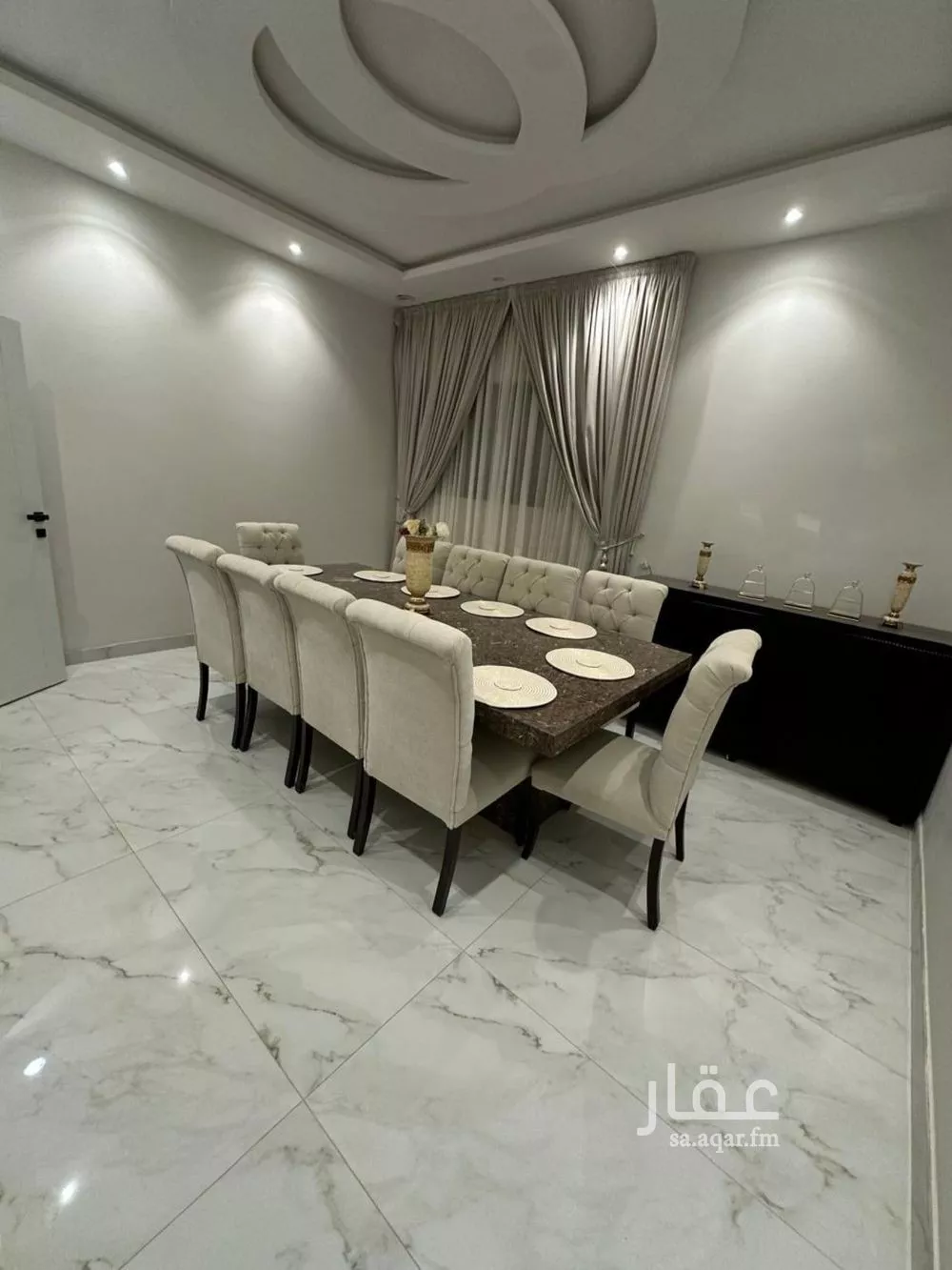 فيلا 6 غرف في العارض 4